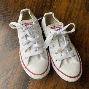 Youth low top converse